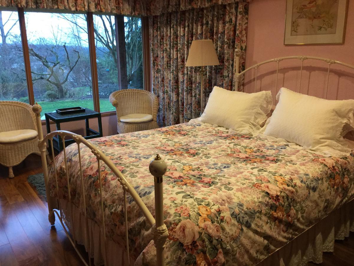 A Cascade View Bed And Breakfast Bellevue Bagian luar foto